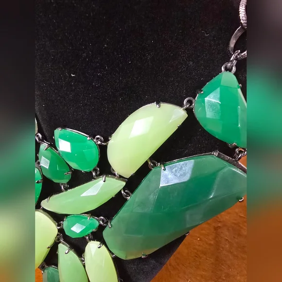 BCBGMAXAZRIA Statement Necklace - Picture 6 of 8